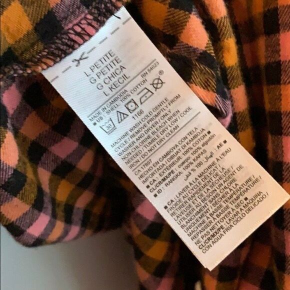 OLD NAVY Plaid Flannel Button down Size L Petite - Picture 5 of 7